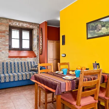 Escuela De Fuentes Apartment *