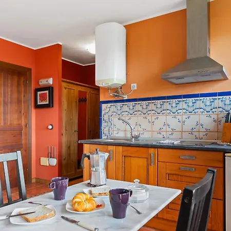Escuela De Fuentes Apartment *